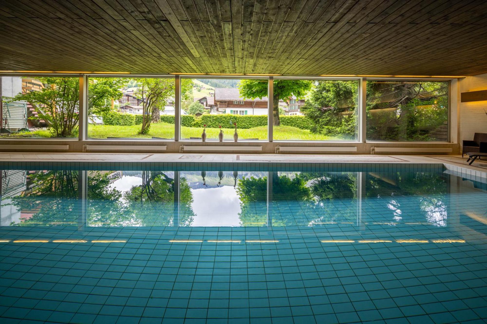 Sporthotel Wildstrubel Lenk Bagian luar foto