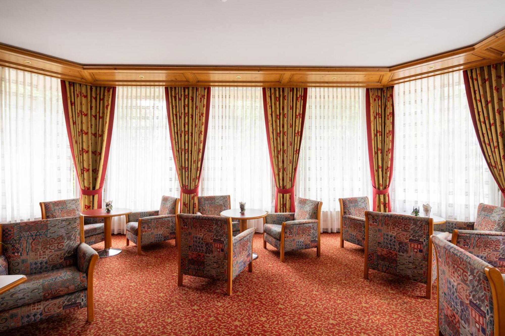 Sporthotel Wildstrubel Lenk Bagian luar foto