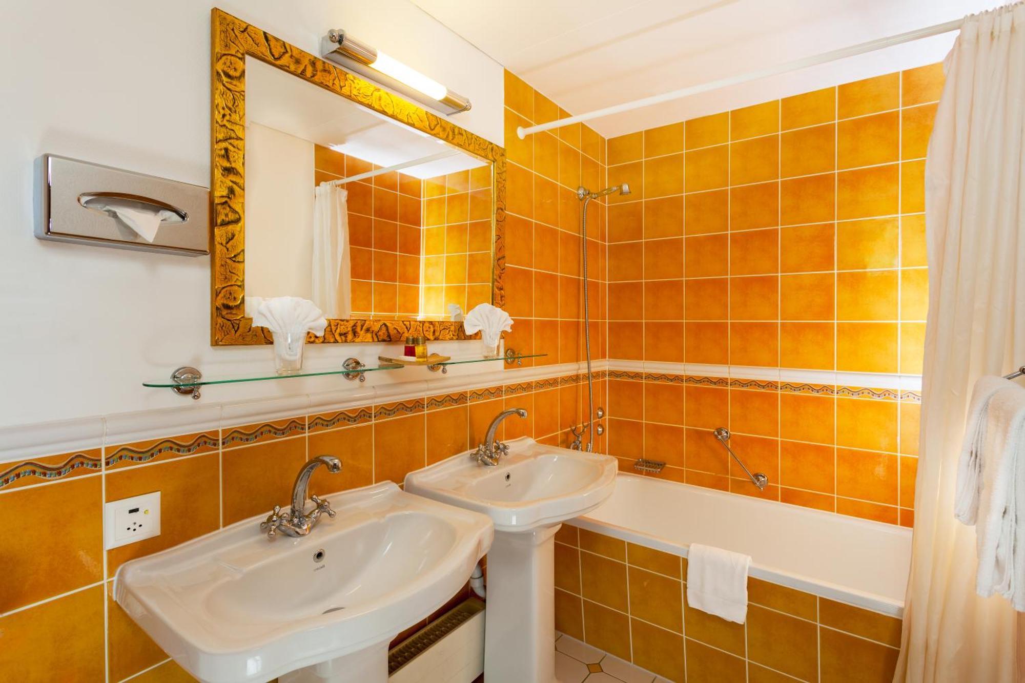 Sporthotel Wildstrubel Lenk Bagian luar foto
