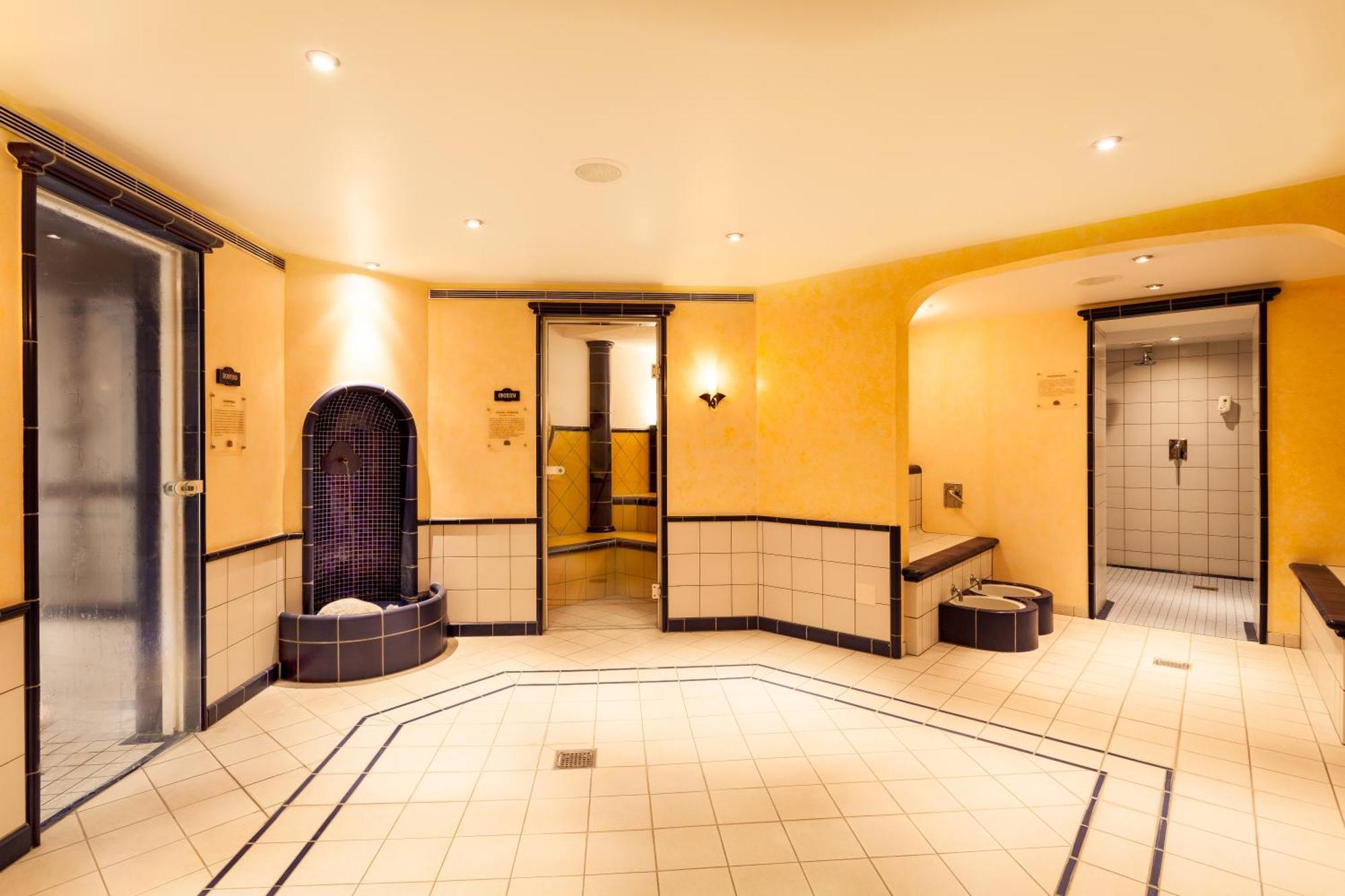 Sporthotel Wildstrubel Lenk Bagian luar foto