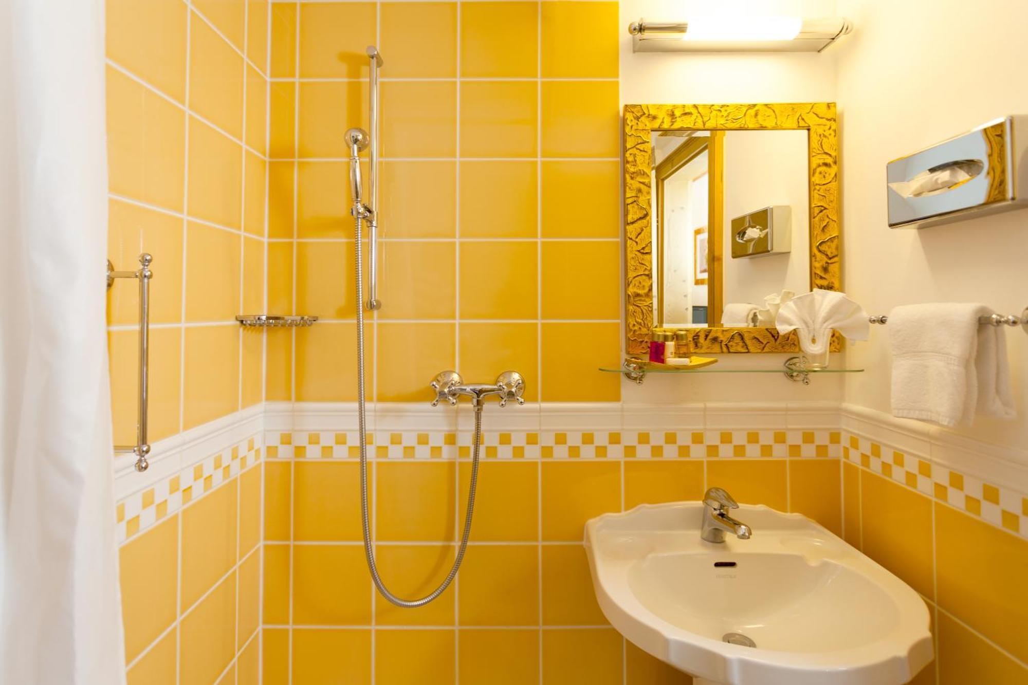 Sporthotel Wildstrubel Lenk Bagian luar foto
