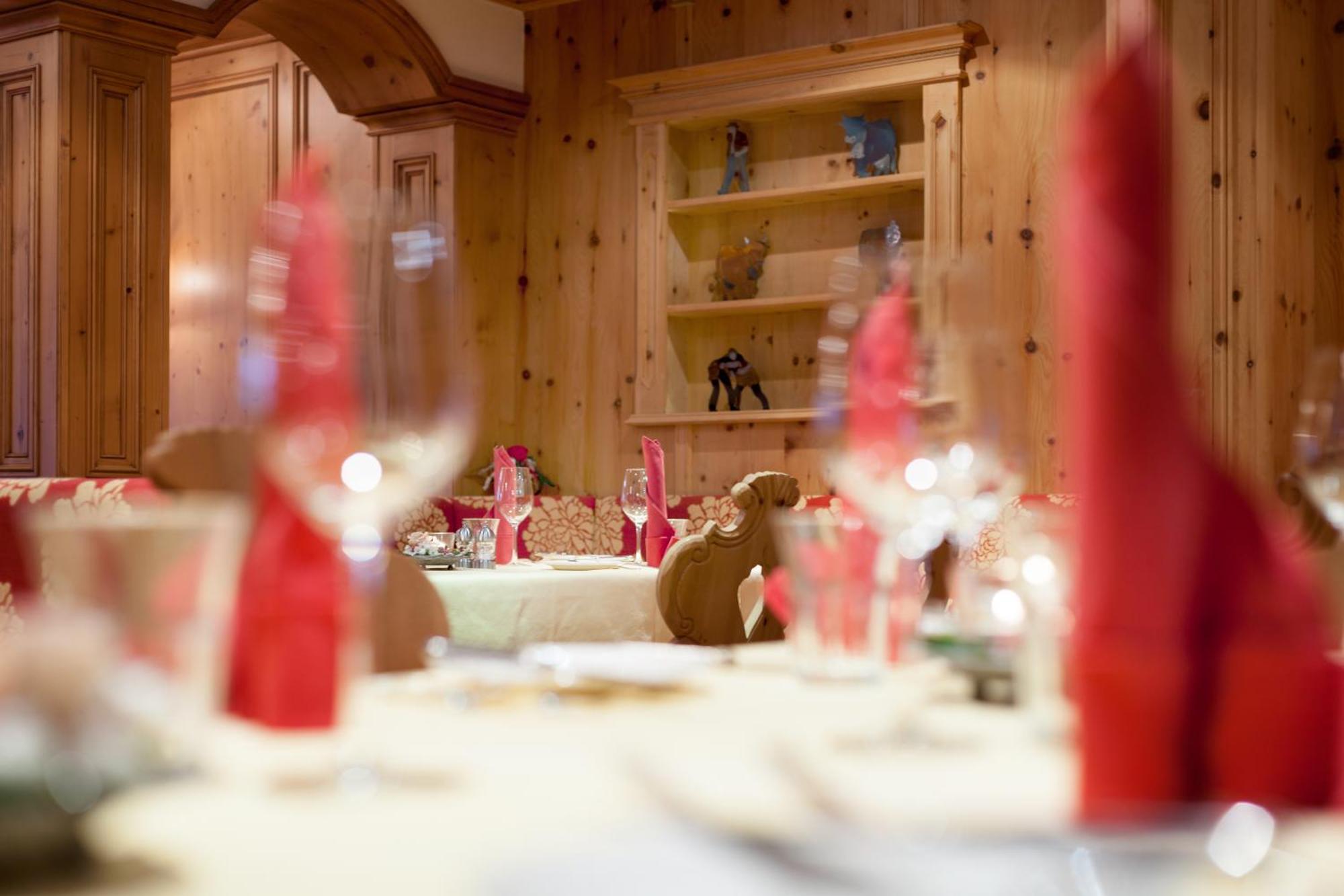 Sporthotel Wildstrubel Lenk Bagian luar foto