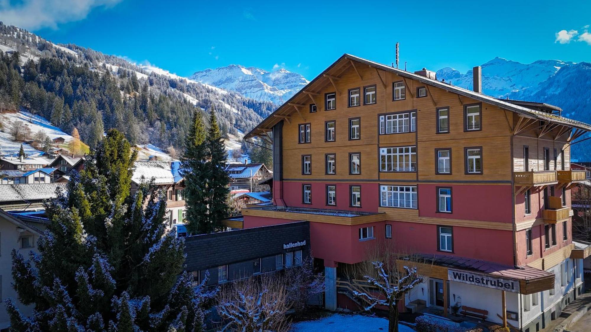 Sporthotel Wildstrubel Lenk Bagian luar foto